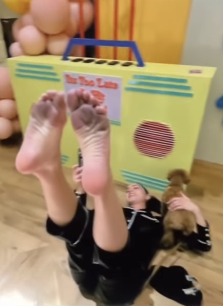 Olivia Culpo Feet